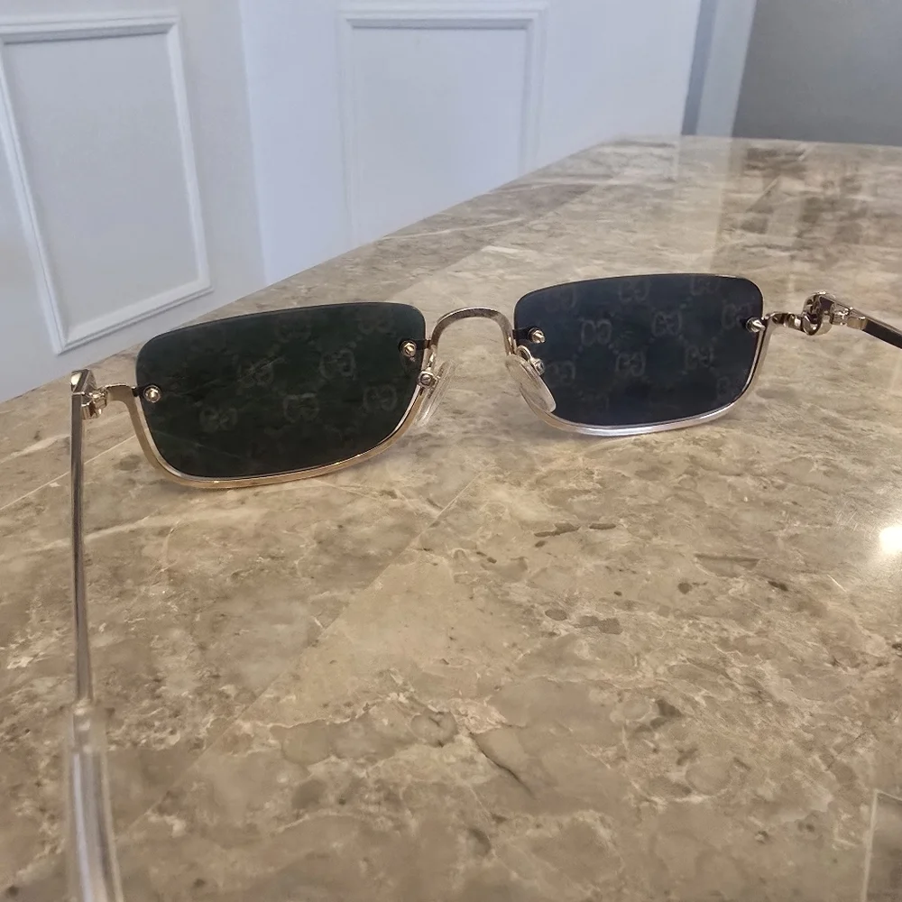 Authentic Unisex Gucci Logo Glasses - Picture 5 of 6